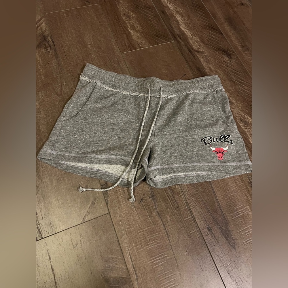 Gray Women's Chicago Bulls Shorts